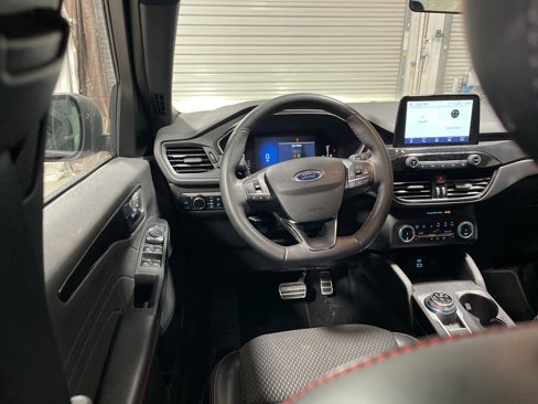 Used 2023 Ford Escape ST-Line w/ Cold Weather Package image 17