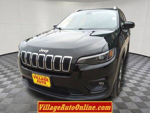 Used 2019 Jeep Cherokee Latitude Plus w/ Cold Weather Group image 16