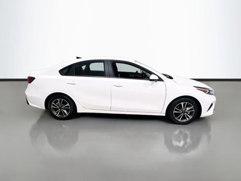 Certified 2022 Kia Forte LXS image 8