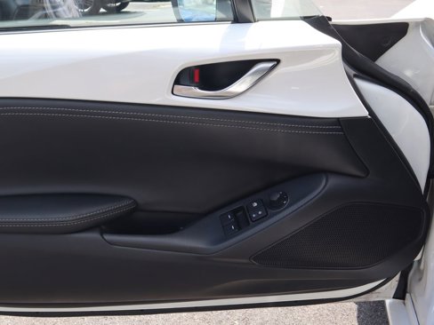 Used 2020 MAZDA MX-5 Miata Grand Touring image 14