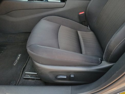 Used 2024 Nissan Altima 2.5 SV image 6