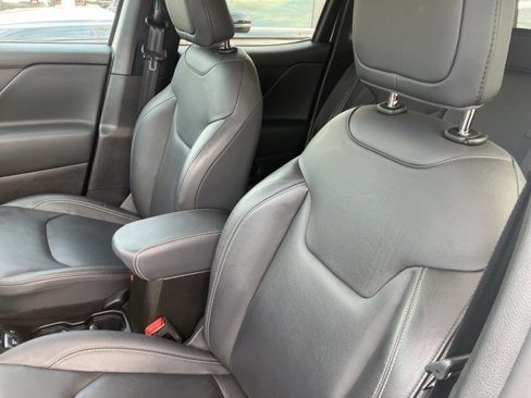 Certified 2023 Jeep Renegade Limited image 11