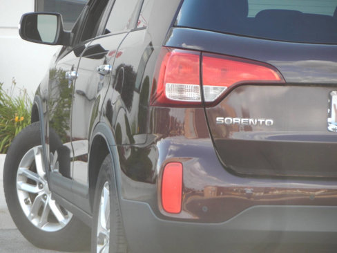 Used 2014 Kia Sorento LX w/ Touring Package (LX) image 1