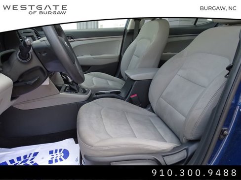 Used 2017 Hyundai Elantra SE image 18