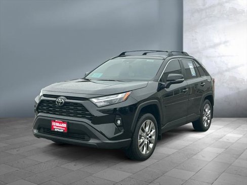 Certified 2022 Toyota RAV4 XLE Premium image 1