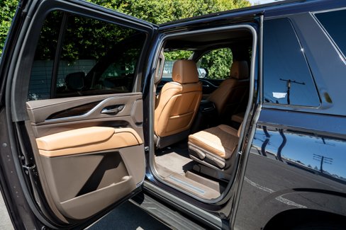 Used 2022 Cadillac Escalade ESV Premium Luxury image 41