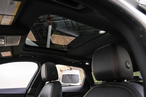 Used 2017 Jaguar F-PACE Prestige image 17
