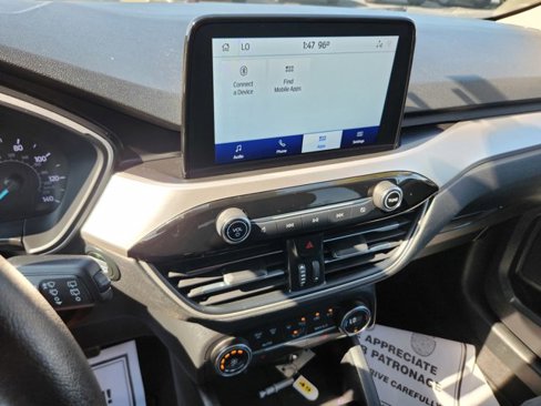 Used 2020 Ford Escape SE image 9