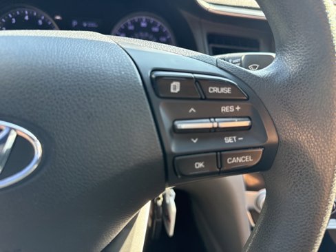 Used 2020 Hyundai Elantra SE image 19