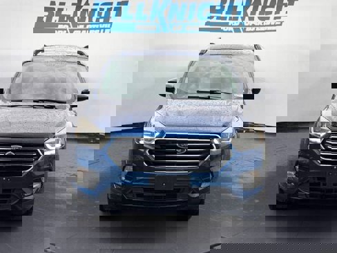 Used 2017 Ford Escape SE w/ Equipment Group 201A image 8