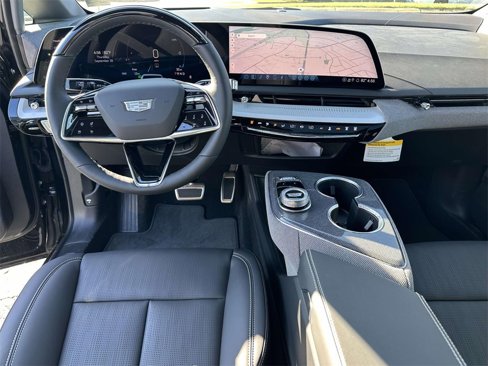 New 2025 Cadillac Optiq Luxury 2 image 18