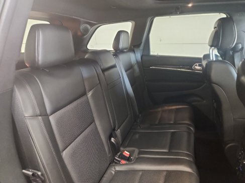 Used 2018 Jeep Grand Cherokee Overland image 12