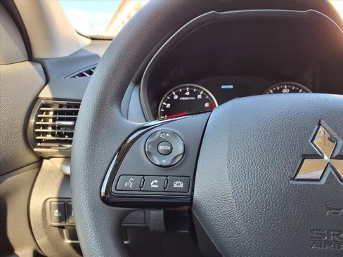 New 2025 Mitsubishi Eclipse Cross LE image 18