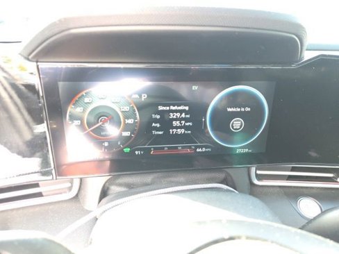 Certified 2023 Hyundai Elantra Limited image 9