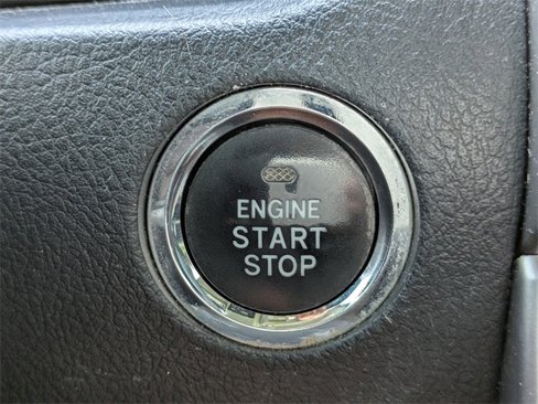 Used 2015 Toyota 4Runner Limited image 33