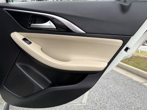 Used 2018 INFINITI QX30 image 48