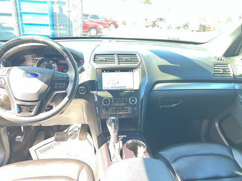 Used 2019 Ford Explorer XLT w/ Equipment Group 202A image 9