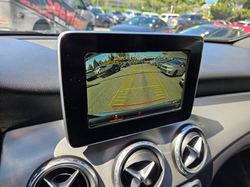 Used 2017 Mercedes-Benz GLA 250 4MATIC image 9