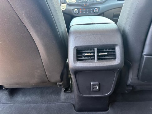 Used 2024 GMC Terrain SLE image 17
