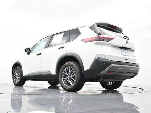 Used 2023 Nissan Rogue S image 39
