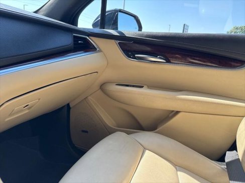 Used 2017 Cadillac XT5 Luxury w/ Driver Awareness Package image 15