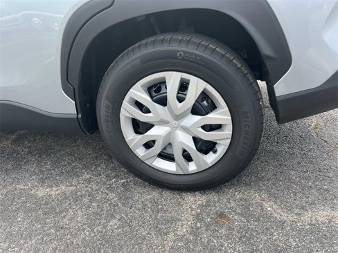 Used 2025 Toyota Corolla Cross L image 11
