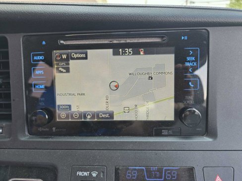 Used 2015 Toyota Sienna XLE Premium image 14