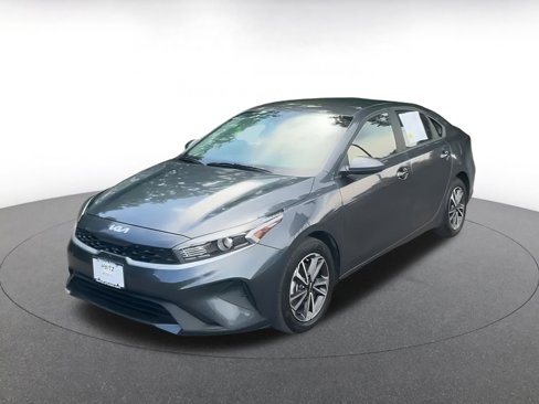 Used 2024 Kia Forte LXS image 7