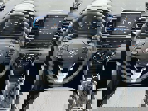 New 2025 Hyundai Venue SEL image 17