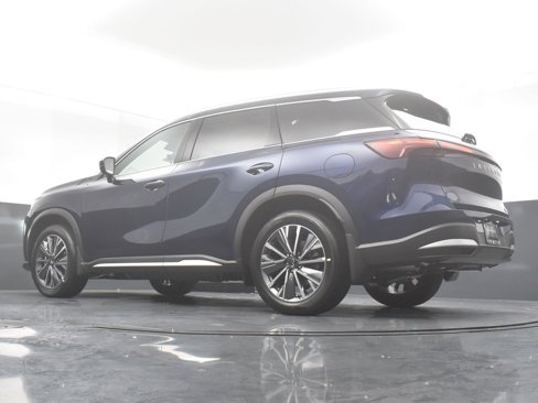 New 2026 INFINITI QX60 Luxe w/ Family Package image 32