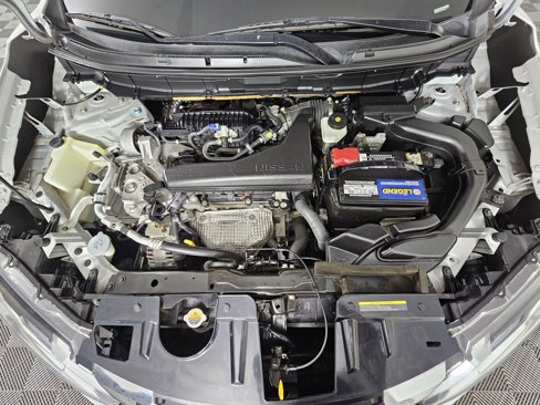 Used 2018 Nissan Rogue SV image 11