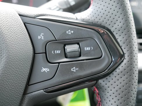 New 2025 Chevrolet Trax RS w/ Sunroof Package image 24
