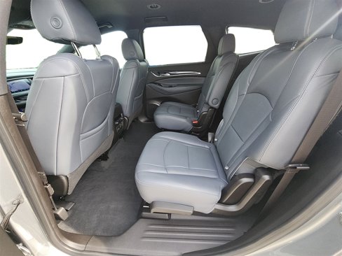 Used 2023 Buick Enclave Premium image 39