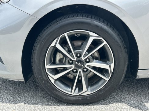 Used 2023 Kia Forte LXS image 9