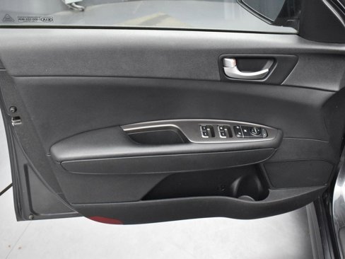 Used 2020 Kia Optima LX image 9