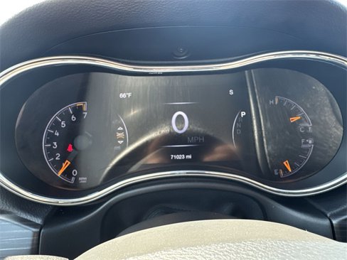 Used 2021 Jeep Grand Cherokee Laredo image 12