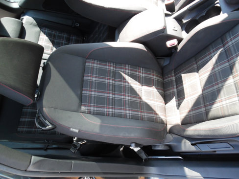 Used 2011 Volkswagen GTI 2-Door image 17