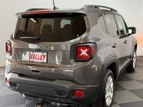 Used 2020 Jeep Renegade Latitude w/ Cold Weather Group image 10