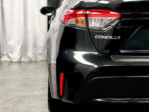 Used 2022 Toyota Corolla LE image 14