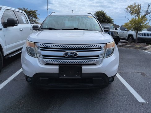 Used 2015 Ford Explorer XLT w/ Equipment Group 202B image 2