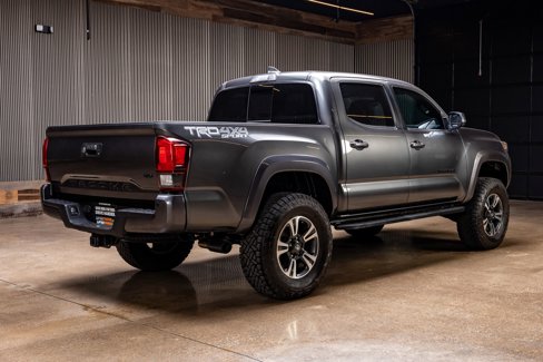 Used 2019 Toyota Tacoma TRD Sport image 9