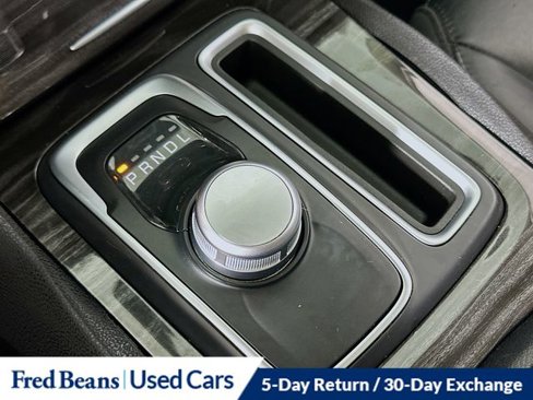 Used 2015 Chrysler 300 Limited w/ Driver Convenience Group image 22