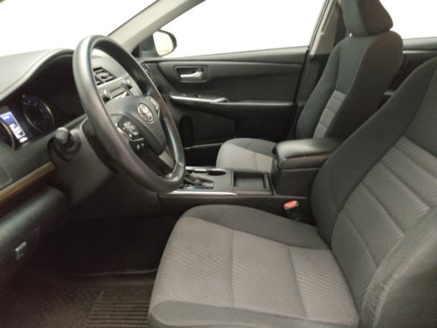 Used 2016 Toyota Camry LE image 17
