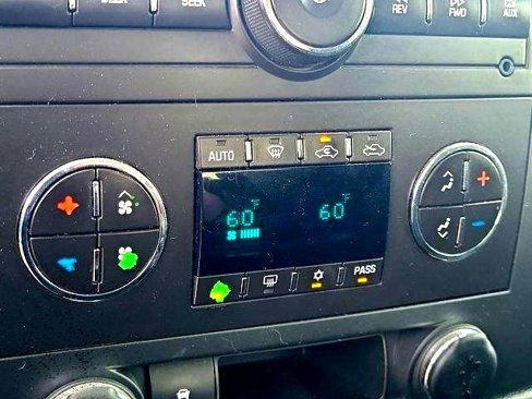 Used 2011 GMC Sierra 1500 SLE image 25