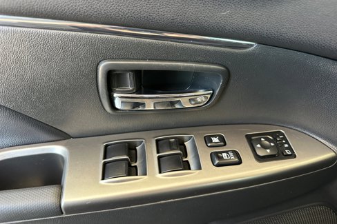 Used 2024 Mitsubishi Outlander Sport SE image 11