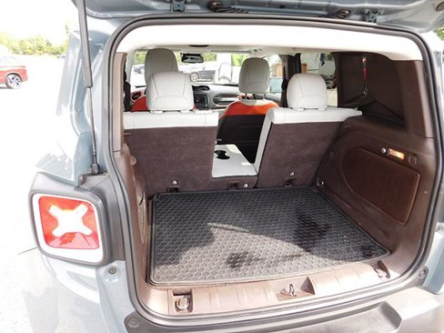 Used 2017 Jeep Renegade Limited image 10