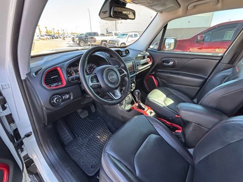 Used 2016 Jeep Renegade Trailhawk w/ Premium Trailhawk Package image 19