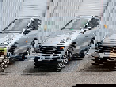 Certified 2022 Porsche Cayenne image 1