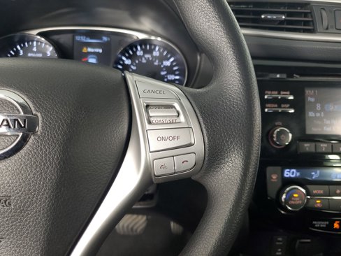 Used 2014 Nissan Rogue SV image 24