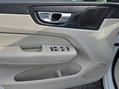 Used 2023 Volvo XC60 B5 Plus w/ Climate Package image 19